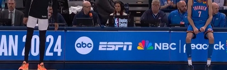 登录入口-针尖对麦芒！文班亚马和霍姆格伦同时走到技术台 死球后一起登场