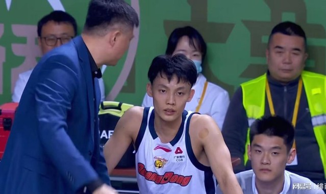 登录入口-张昊受伤后！广东队内线告急，杜锋狂练黄明依，朱芳雨拒绝王浩然